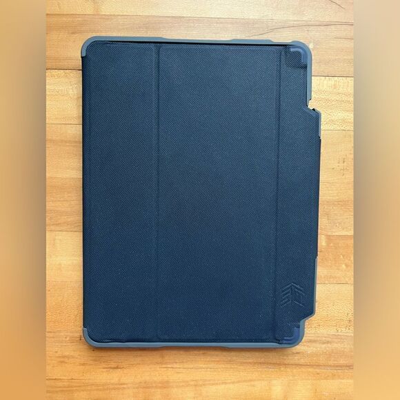 STM Dux Plus, Ultra Protective Case for iPad Air 5th/4th Gen - Picture 4 of 7